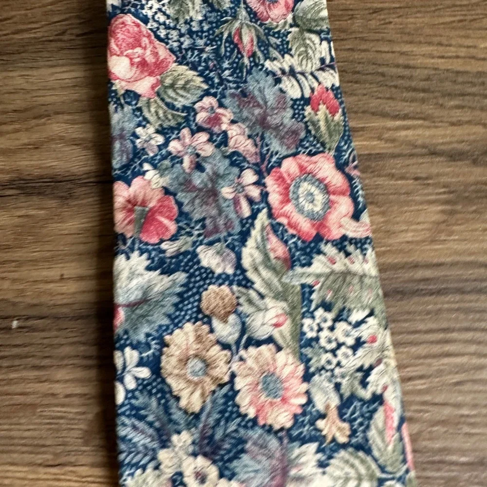 Tango Max Raab Tie Vintage Navy Pink Floral Cotton Made in USA 3.75